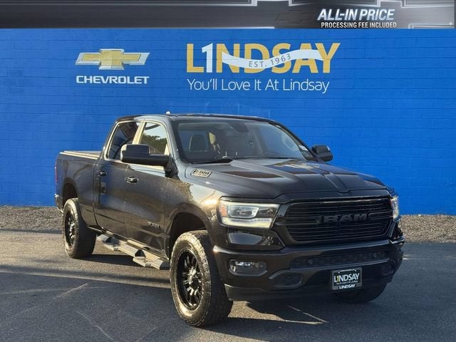 2019 RAM 1500 Big Horn/Lone Star Crew Cab 4x4 6'4" Box in Black — front three-quarter view