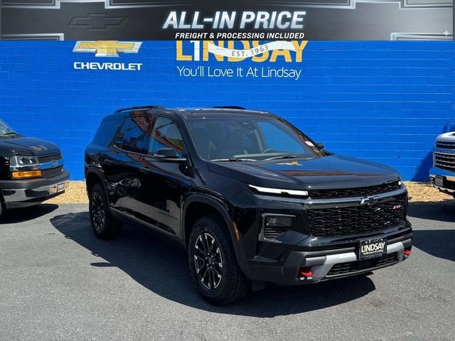 2026 Chevrolet Traverse Z71 in Mosaic Black Metallic — front three-quarter view